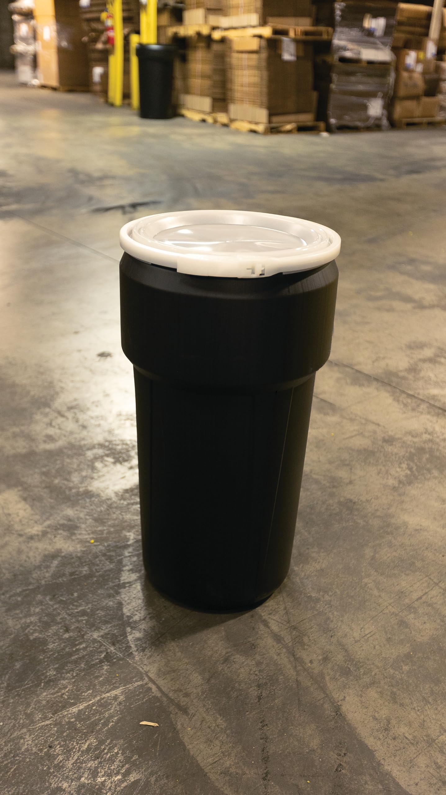 Eagle 30 Gallon Plastic Drum with Lid, Metal Lever-Lock, 28.5"x21.1", Open Head Lab Pack Drum Made of Durable, Lightweight HDPE, Withstands Weather and Chemicals, Made in USA, Blue, 1601MB