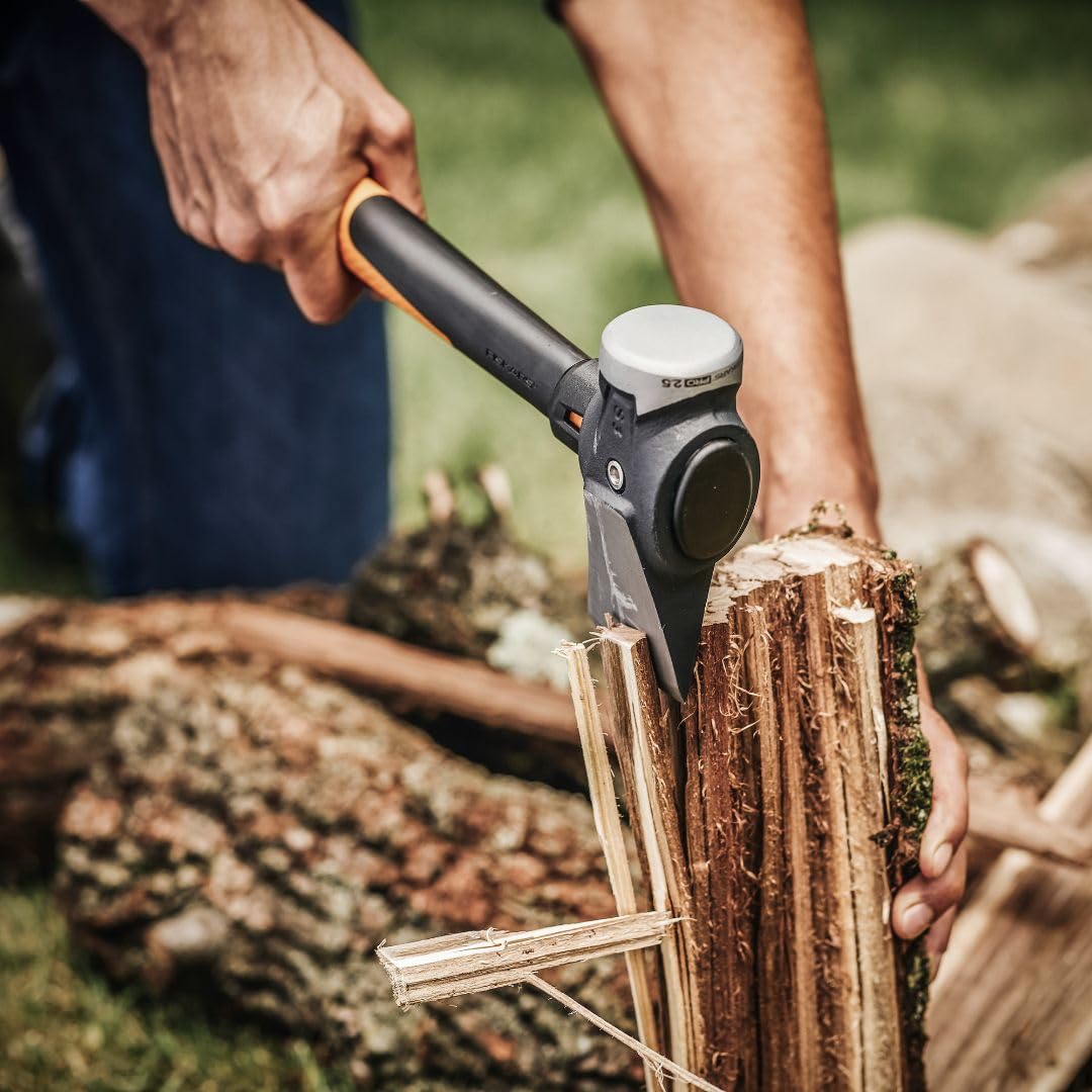 Fiskars 8 lb. Splitting Maul - 36" Shock-Absorbing, Comfort Grip Handle - Rust Resistant Forged Steel Blade - Wood Splitter Maul for Hardwood - Split Wood for Campfires - Bushcraft Gear