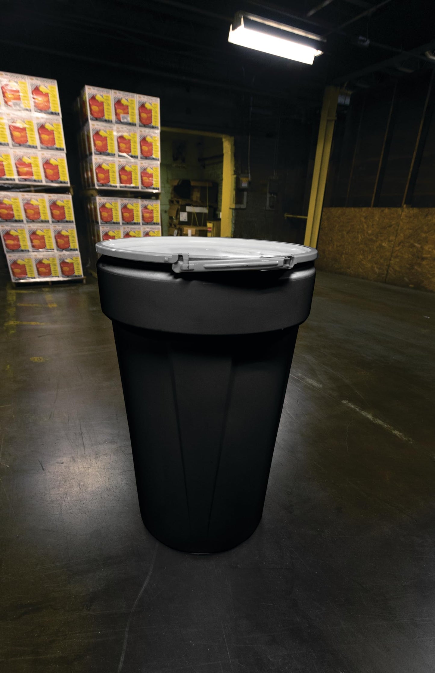 Eagle 30 Gallon Plastic Drum with Lid, Metal Lever-Lock, 28.5"x21.1", Open Head Lab Pack Drum Made of Durable, Lightweight HDPE, Withstands Weather and Chemicals, Made in USA, Blue, 1601MB